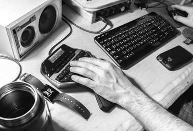 国足留洋传奇，24岁在德甲当主力，娶舞蹈演员生一子，如今怎样了